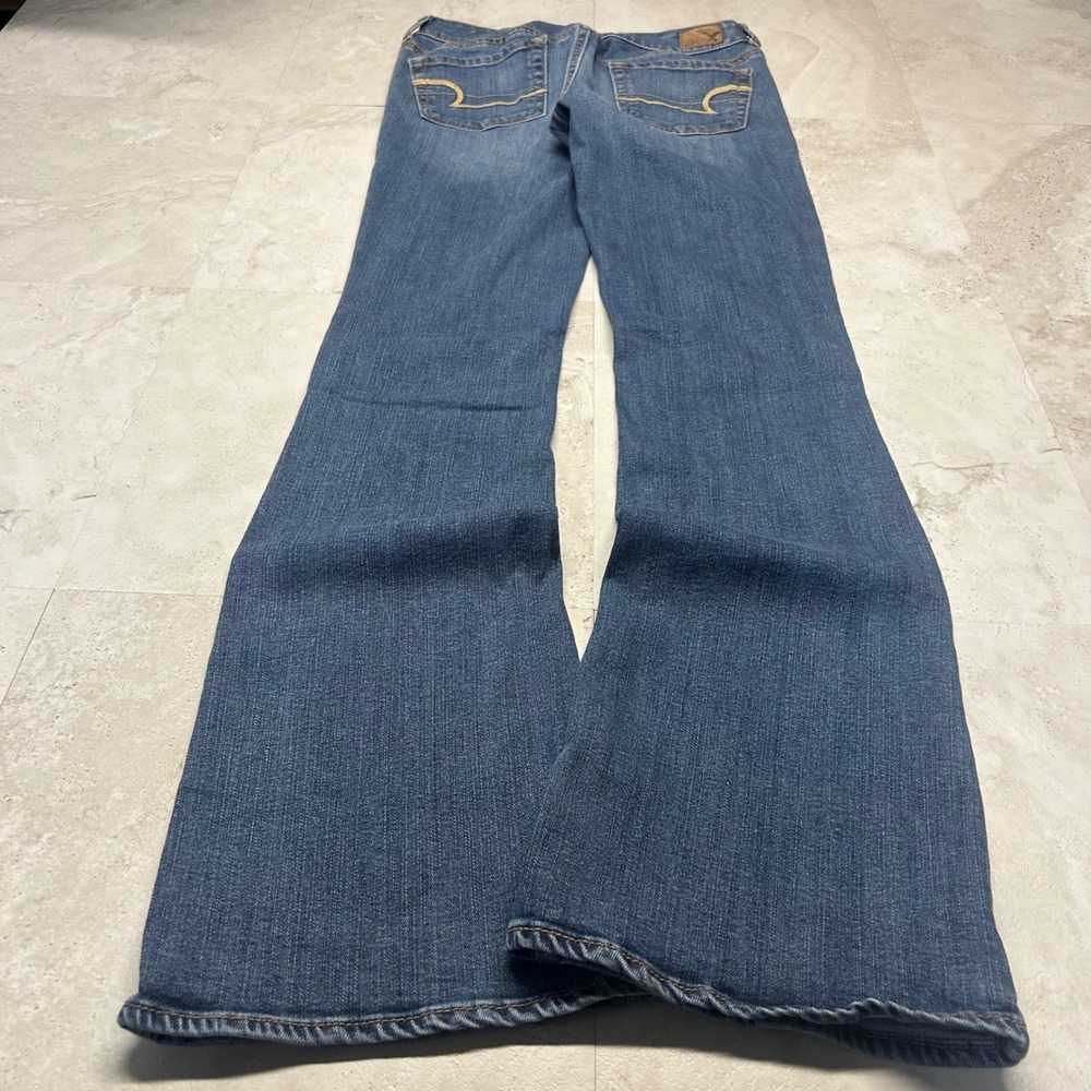 American Eagle Artist Flare Jeans Blue Womens 2 Long Med Wash Low Rise Stretch